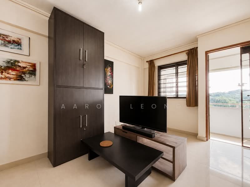 307 Clementi Avenue 4, 307 Clementi Avenue 4, 2 Bedrooms, 721 sqft, HDB Flat For Sale, by Aaron Leong, 500211728 - Living Room - PropertyGuru.com.sg