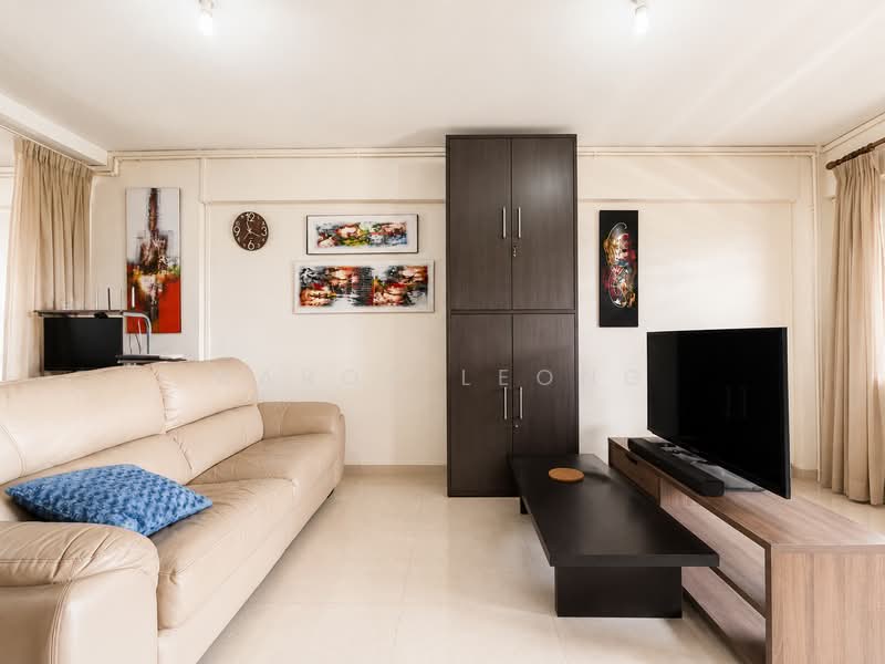 307 Clementi Avenue 4, 307 Clementi Avenue 4, 2 Bedrooms, 721 sqft, HDB Flat For Sale, by Aaron Leong, 500211728 - Living Room - PropertyGuru.com.sg