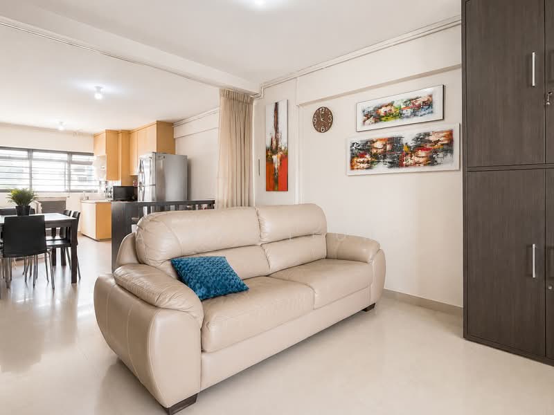 307 Clementi Avenue 4, 307 Clementi Avenue 4, 2 Bedrooms, 721 sqft, HDB Flat For Sale, by Aaron Leong, 500211728 - Living Room - PropertyGuru.com.sg
