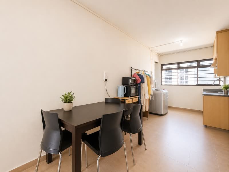 307 Clementi Avenue 4, 307 Clementi Avenue 4, 2 Bedrooms, 721 sqft, HDB Flat For Sale, by Aaron Leong, 500211728 - Dining Room - PropertyGuru.com.sg