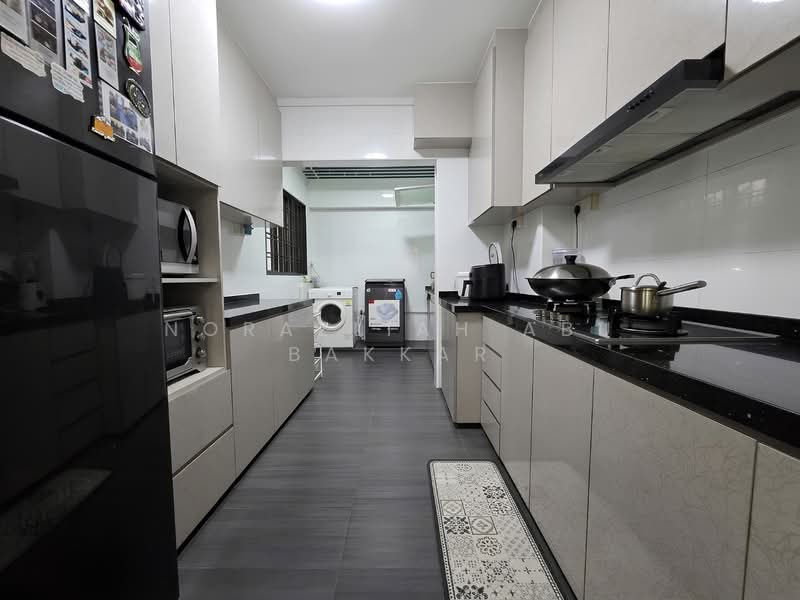 945 Hougang Street 92, 945 Hougang Street 92, 3 Bedrooms, 1,302 sqft, HDB Flat For Sale, by Norazliah Abu Bakkar, 500211729 - Kitchen - PropertyGuru.com.sg