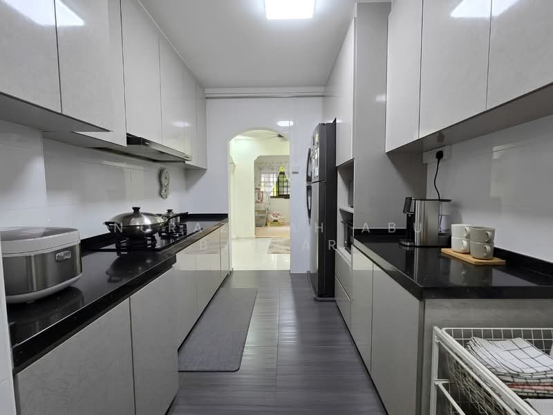 945 Hougang Street 92, 945 Hougang Street 92, 3 Bedrooms, 1,302 sqft, HDB Flat For Sale, by Norazliah Abu Bakkar, 500211729 - Kitchen - PropertyGuru.com.sg