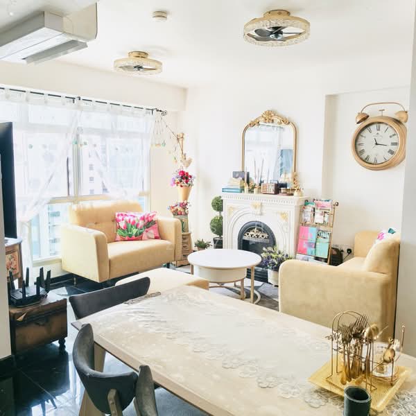 421C Northshore Drive, 421C Northshore Drive, 2 Bedrooms, 731 sqft, HDB Flat For Sale, by Claris Hoo Ziyi, 500211737 - Living Room - PropertyGuru.com.sg