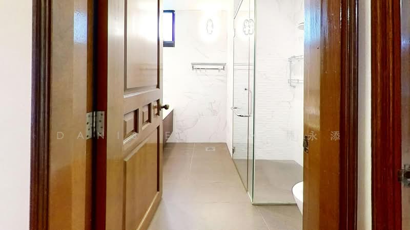 Eastvale, 31 Pasir Ris Drive 3, 3 Bedrooms, 1,292 sqft, Condominium For Rent, by Danis ET Lim 林永添, 500211742 - Bathroom - PropertyGuru.com.sg