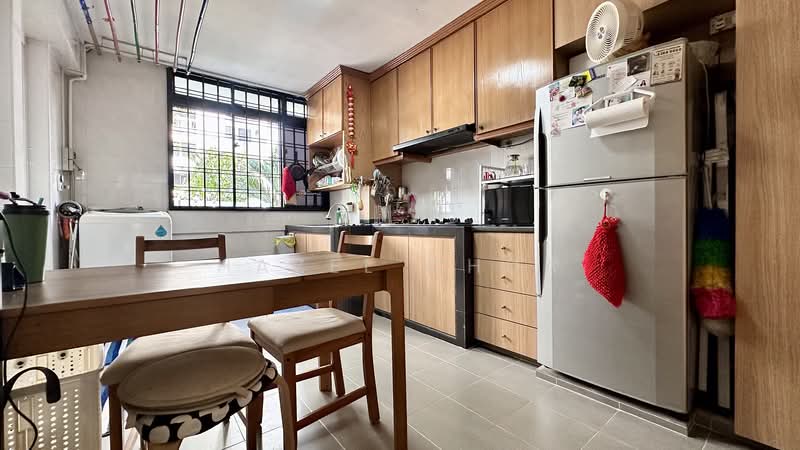407 Tampines Street 41, 407 Tampines Street 41, 2 Bedrooms, 743 sqft, HDB Flat For Sale, by Hazel Chua, 500211764 - Kitchen - PropertyGuru.com.sg