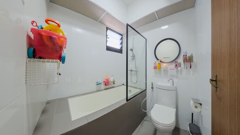 114B Alkaff Crescent, 114B Alkaff Crescent, 2 Bedrooms, 732 sqft, HDB Flat For Sale, by Sha Angullia, 500211775 - Bathroom - PropertyGuru.com.sg