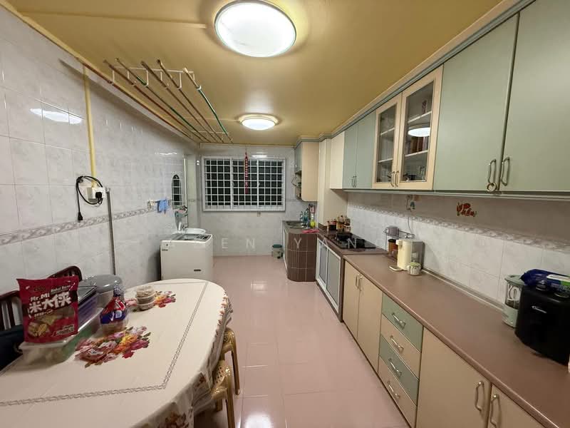 149 Woodlands Street 13, 149 Woodlands Street 13, 2 Bedrooms, 721 sqft, HDB Flat For Sale, by Aden Yang, 500211782 - Kitchen - PropertyGuru.com.sg