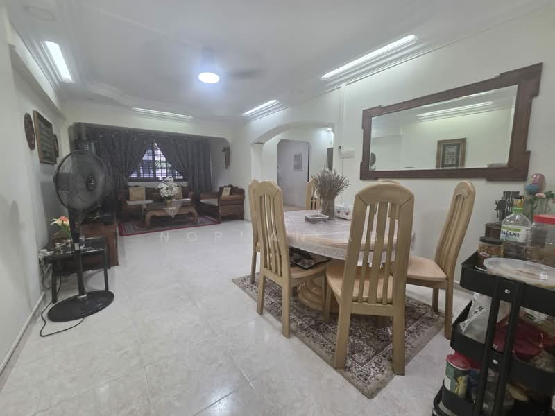 945 Hougang Street 92, 945 Hougang Street 92, 3 Bedrooms, 1,302 sqft, HDB Flat For Sale, by Norman AB, 500211787 - Living Room - PropertyGuru.com.sg