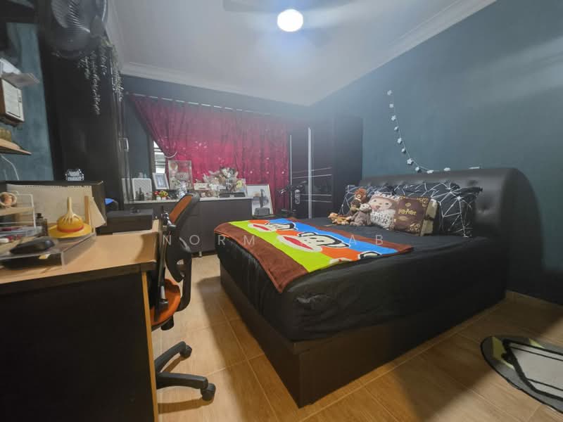 945 Hougang Street 92, 945 Hougang Street 92, 3 Bedrooms, 1,302 sqft, HDB Flat For Sale, by Norman AB, 500211787 - Bedroom - PropertyGuru.com.sg