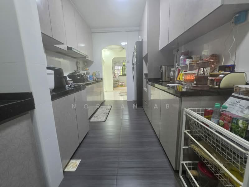 945 Hougang Street 92, 945 Hougang Street 92, 3 Bedrooms, 1,302 sqft, HDB Flat For Sale, by Norman AB, 500211787 - Kitchen - PropertyGuru.com.sg