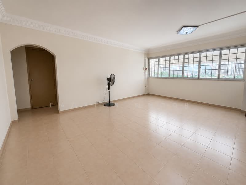 933 Tampines Street 91, 933 Tampines Street 91, 3 Bedrooms, 1,119 sqft, HDB Flat For Sale, by Fadzlin MNoor, 500211794 - Living Room - PropertyGuru.com.sg