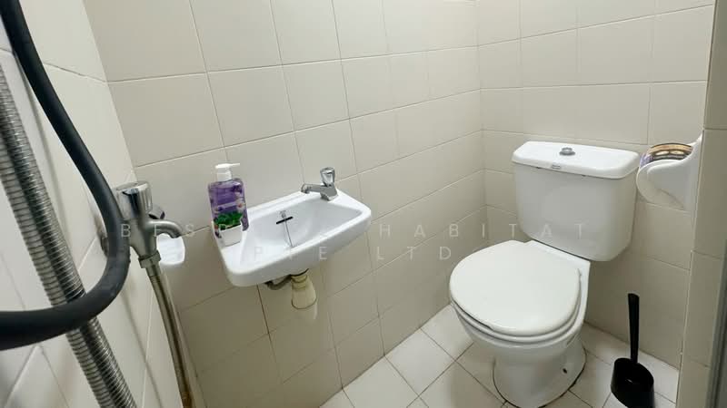 Blue Horizon, 29 West Coast Crescent, Room Rental, 100 sqft, Condominium For Rent, by Bespoke Habitat Pte Ltd, 500211799 - 12-27 Common Bathroom - PropertyGuru.com.sg