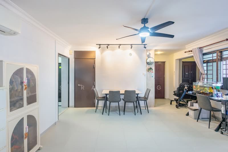 184 Yung Sheng Road, 184 Yung Sheng Road, 3 Bedrooms, 1,249 sqft, HDB Flat For Sale, by Sarah Wong, 500211813 - Living Room - PropertyGuru.com.sg