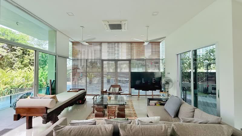 Wareham Road Bungalow Near MRT bigger than 6,000 sqft, Freehold, Move in condition, Plenty of space for multiple families, 7 Bedrooms, 8,011 sqft, Bungalow House For Sale, by Daniel Lee, 500211816 - Living Room - PropertyGuru.com.sg