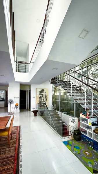 Wareham Road Bungalow Near MRT bigger than 6,000 sqft, Freehold, Move in condition, Plenty of space for multiple families, 7 Bedrooms, 8,011 sqft, Bungalow House For Sale, by Daniel Lee, 500211816 - Interior - PropertyGuru.com.sg