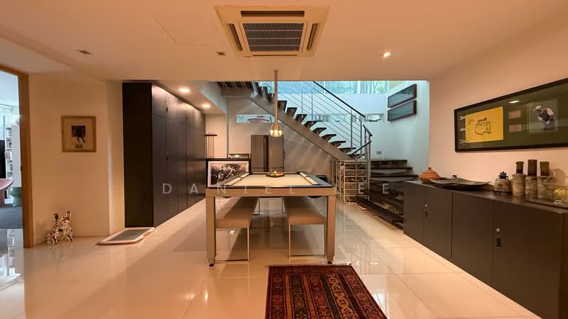 Wareham Road Bungalow Near MRT bigger than 6,000 sqft, Freehold, Move in condition, Plenty of space for multiple families, 7 Bedrooms, 8,011 sqft, Bungalow House For Sale, by Daniel Lee, 500211816 - Interior - PropertyGuru.com.sg