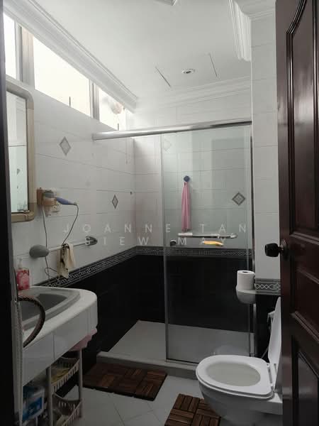 Elizabeth Tower, 12 Mount Elizabeth, 3 Bedrooms, 2,002 sqft, Condominium For Rent, by Joanne Tan Siew May, 500211835 - Bathroom - PropertyGuru.com.sg