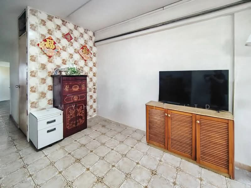 444 Ang Mo Kio Avenue 10, 444 Ang Mo Kio Avenue 10, 2 Bedrooms, 882 sqft, HDB Flat For Sale, by JASLIN LEE, 500211851 - Living Room - PropertyGuru.com.sg