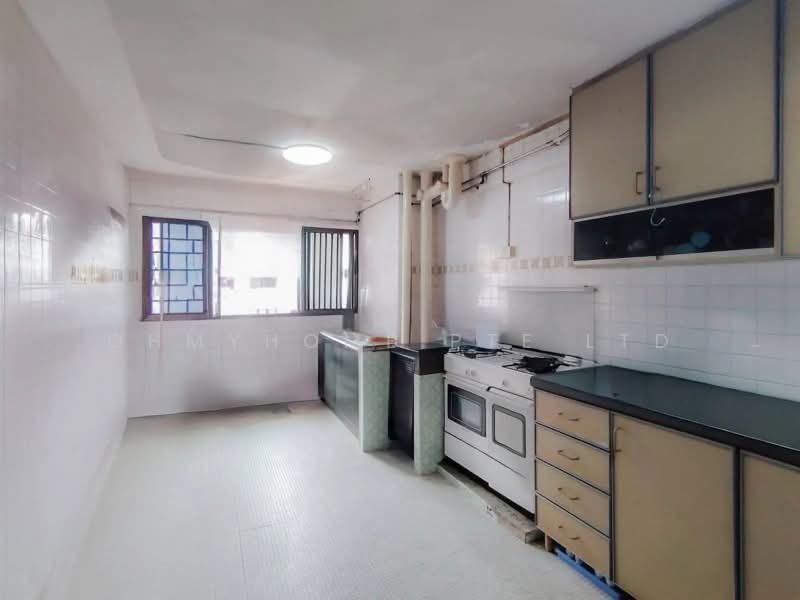 444 Ang Mo Kio Avenue 10, 444 Ang Mo Kio Avenue 10, 2 Bedrooms, 882 sqft, HDB Flat For Sale, by JASLIN LEE, 500211851 - Kitchen - PropertyGuru.com.sg