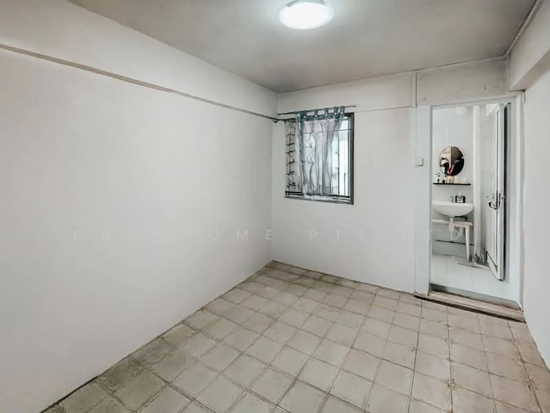 444 Ang Mo Kio Avenue 10, 444 Ang Mo Kio Avenue 10, 2 Bedrooms, 882 sqft, HDB Flat For Sale, by JASLIN LEE, 500211851 - Bathroom - PropertyGuru.com.sg
