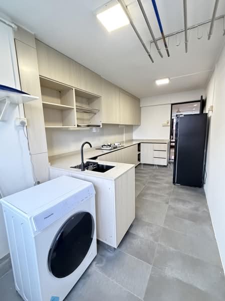 242 Hougang Street 22, 242 Hougang Street 22, 3 Bedrooms, 92 sqft, HDB Flat For Rent, by Cheryl Tan, 500211852 - Kitchen - PropertyGuru.com.sg