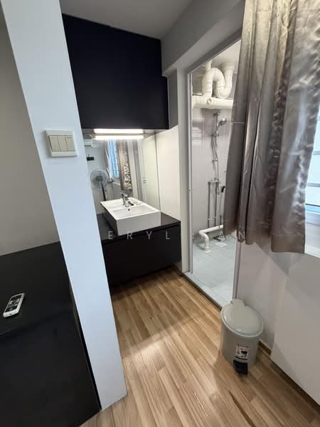 242 Hougang Street 22, 242 Hougang Street 22, 3 Bedrooms, 92 sqft, HDB Flat For Rent, by Cheryl Tan, 500211852 - Bathroom - PropertyGuru.com.sg