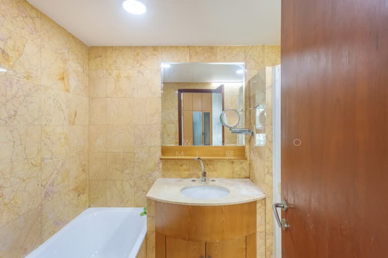 Rafflesia Condo, 33 Bishan Street 21, 3 Bedrooms, 1,302 sqft, Condominium For Rent, by Matthew Kengo Iwami 贤悟, 500211855 - Bathroom - PropertyGuru.com.sg