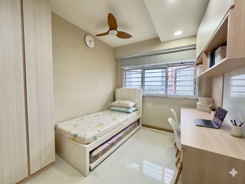 422B Northshore Drive, 422B Northshore Drive, 3 Bedrooms, 1,001 sqft, HDB Flat For Sale, by Joe Lim, 500211864 - Bedroom Virtually staged - PropertyGuru.com.sg