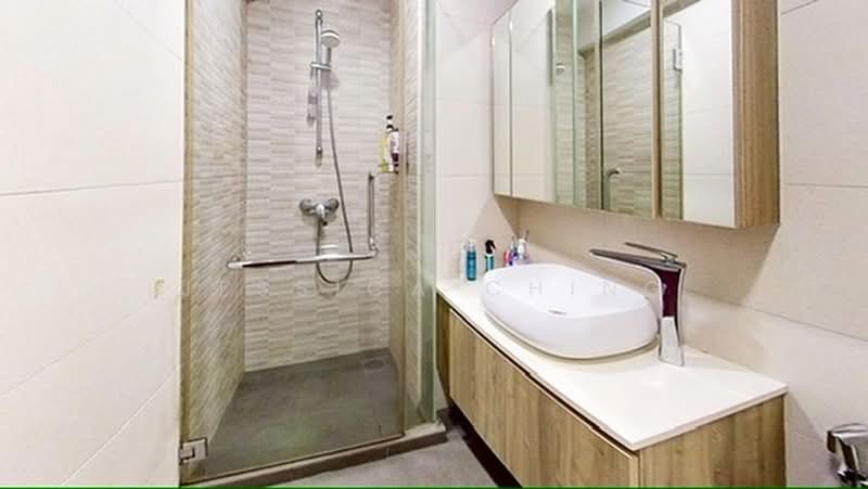 Eastvale, 31 Pasir Ris Drive 3, 3 Bedrooms, 1,292 sqft, Condominium For Rent, by Jessica Ching, 500211866 - Bathroom - PropertyGuru.com.sg