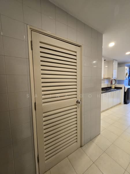 Warner Court, 110 Holland Ave, 2 Bedrooms, 1,280 sqft, Condominium For Sale, by Salina Goh, 500211871 - Kitchen - PropertyGuru.com.sg