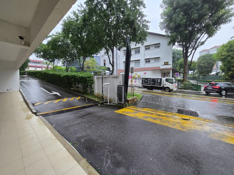 Warner Court, 110 Holland Ave, 2 Bedrooms, 1,280 sqft, Condominium For Sale, by Salina Goh, 500211871 - Exterior - PropertyGuru.com.sg