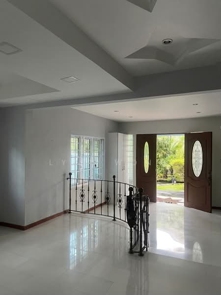 Lucky View, Lucky View, 5 Bedrooms, 4,000 sqft, Semi-Detached House For Sale, by Lynn Wong, 500211873 - Entrance - PropertyGuru.com.sg