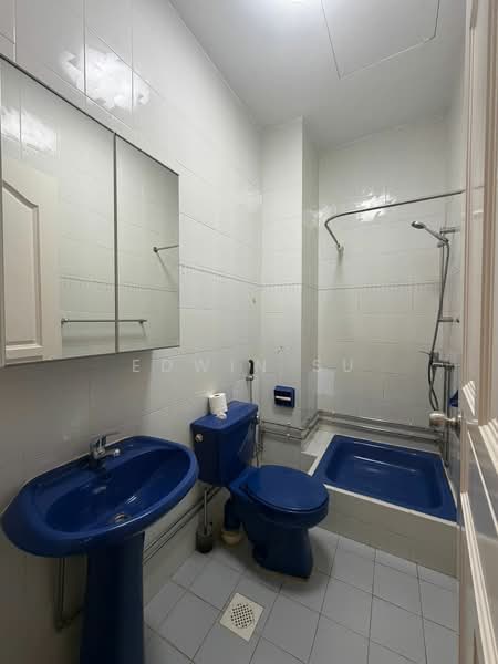 3-Storey Landed Terrace @ Kovan/Serangoon | 4+Study | 4 Bath, Kovan | Serangoon | Hougang, 4 Bedrooms, 1,650 sqft, Terraced House For Rent, by Edwin Su, 500211875 - Bathroom - PropertyGuru.com.sg