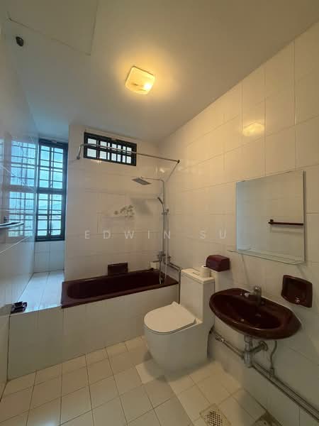 3-Storey Landed Terrace @ Kovan/Serangoon | 4+Study | 4 Bath, Kovan | Serangoon | Hougang, 4 Bedrooms, 1,650 sqft, Terraced House For Rent, by Edwin Su, 500211875 - Bathroom - PropertyGuru.com.sg