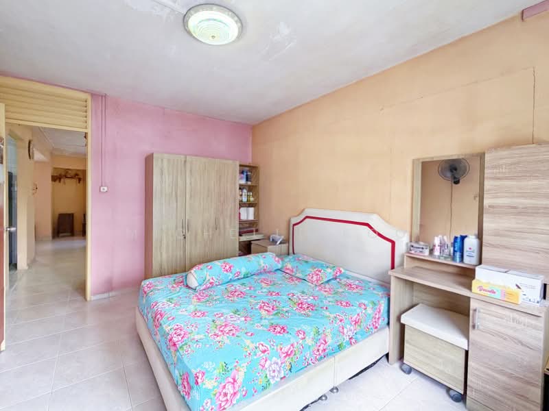 352 Woodlands Avenue 1, 352 Woodlands Avenue 1, 3 Bedrooms, 1,141 sqft, HDB Flat For Sale, by Michelle Koo, 500211881 - Bedroom - PropertyGuru.com.sg