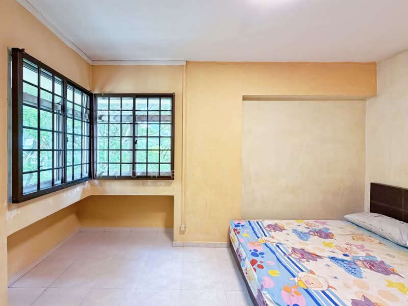 352 Woodlands Avenue 1, 352 Woodlands Avenue 1, 3 Bedrooms, 1,141 sqft, HDB Flat For Sale, by Michelle Koo, 500211881 - Bedroom - PropertyGuru.com.sg