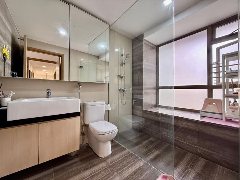 Waterfront Gold, 750 Bedok Reservoir Road, 4 Bedrooms, 1,475 sqft, Condominium For Sale, by Jasarine Lee, 500211889 - Bathroom - PropertyGuru.com.sg