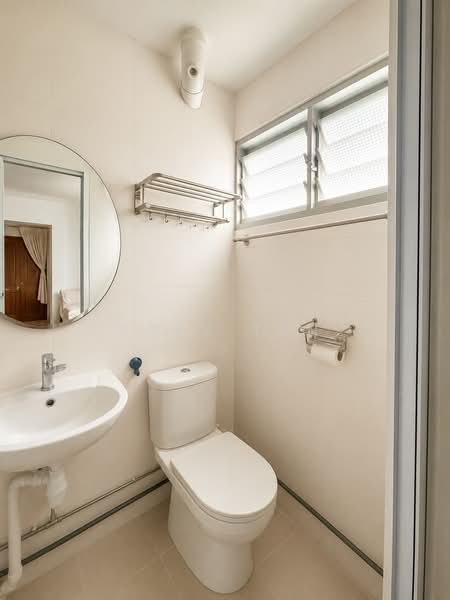 241 Serangoon Avenue 3, 241 Serangoon Avenue 3, Room Rental, 150 sqft, HDB Flat For Rent, by Joey Tan, 500211893 - Bathroom - PropertyGuru.com.sg