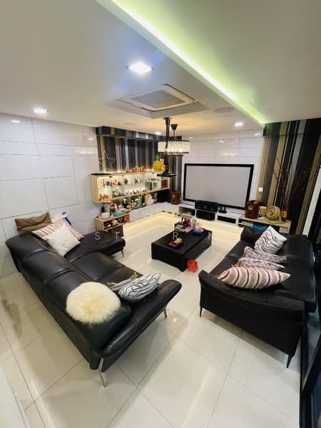 Avant Parc, Wak Hassan Place, 5 Bedrooms, 4,467 sqft, Terraced House For Sale, by Esther Ng, 500211902 - Living Room - PropertyGuru.com.sg