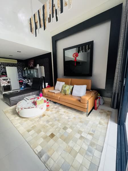 Avant Parc, Wak Hassan Place, 5 Bedrooms, 4,467 sqft, Terraced House For Sale, by Esther Ng, 500211902 - Living Room - PropertyGuru.com.sg