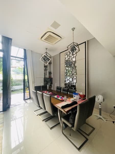 Avant Parc, Wak Hassan Place, 5 Bedrooms, 4,467 sqft, Terraced House For Sale, by Esther Ng, 500211902 - Dining Room - PropertyGuru.com.sg
