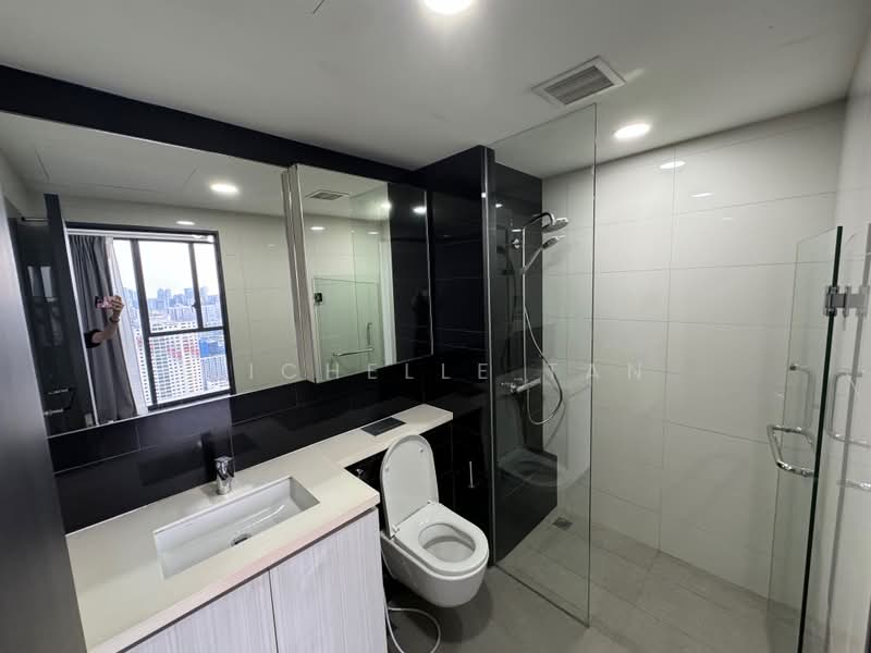 Gem Residences, 3 Lorong 5 Toa Payoh, 2 Bedrooms, 679 sqft, Condominium For Rent, by Michelle Tan, 500211907 - Bathroom - PropertyGuru.com.sg