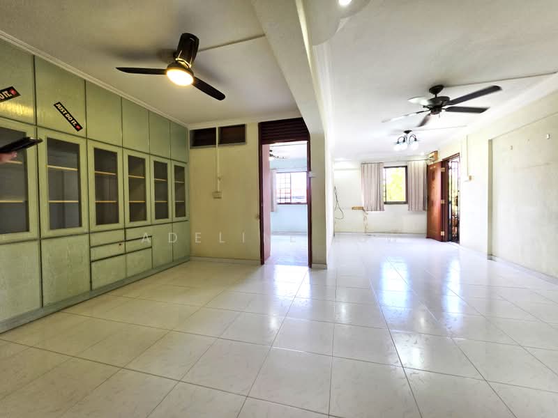 744 Yishun Street 72, 744 Yishun Street 72, 2 Bedrooms, 883 sqft, HDB Flat For Sale, by Adeline Low, 500211913 - Huge & Bright Living Room - PropertyGuru.com.sg