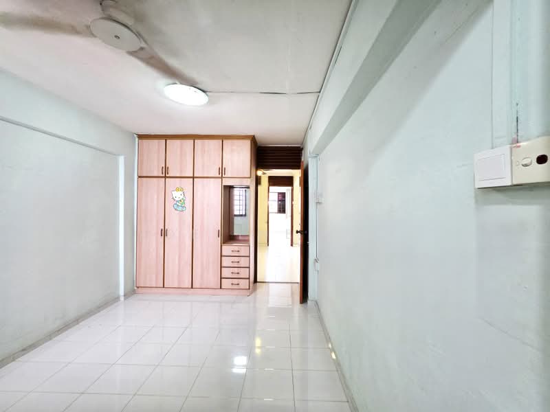 744 Yishun Street 72, 744 Yishun Street 72, 2 Bedrooms, 883 sqft, HDB Flat For Sale, by Adeline Low, 500211913 - Master Bedroom - PropertyGuru.com.sg