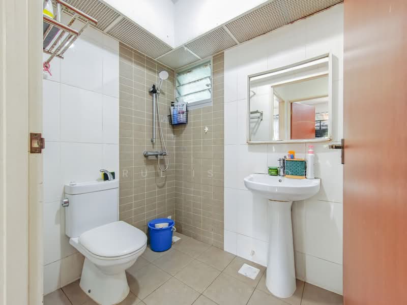 129B Canberra Street, 129B Canberra Street, 2 Bedrooms, 732 sqft, HDB Flat For Sale, by Hairul Iskander, 500211919 - Bathroom - PropertyGuru.com.sg