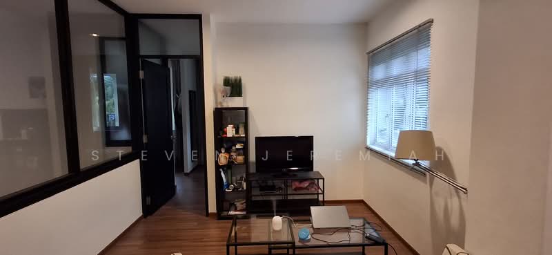 Pasir Panjang Landed 1 Bedder, PASIR PANJANG ROAD, 1 Bedroom, 440 sqft, Terraced House For Rent, by Steven Jeremiah, 500211921 - Living Room - PropertyGuru.com.sg