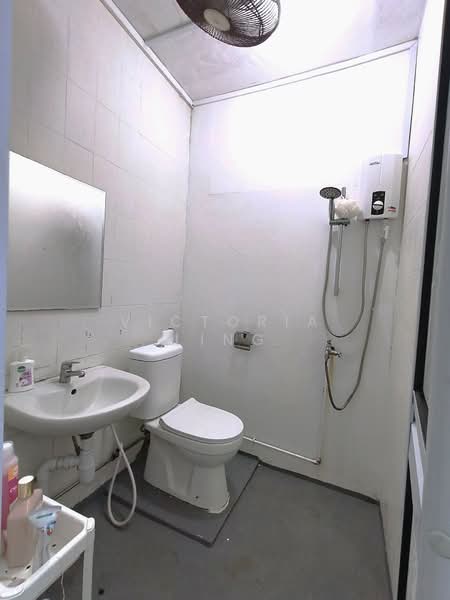 Bencoolen House, 27 Bencoolen Street, Room Rental, 160 sqft, Apartment For Rent, by Victoria Ling, 500211941 - Bathroom - PropertyGuru.com.sg