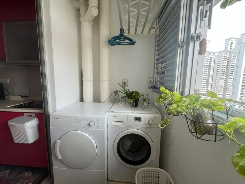 79 Dawson Road, 79 Dawson Road, 3 Bedrooms, 667 sqft, HDB Flat For Rent, by Kim Zhuang, 500211942 - Balcony - PropertyGuru.com.sg