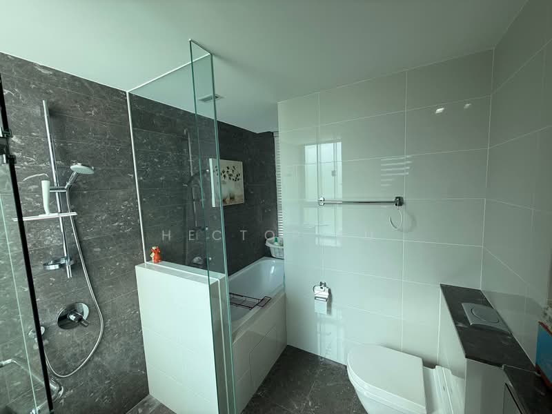 The Gale, Flora Road, 3 Bedrooms, 1,356 sqft, Condominium For Rent, by Hector Au, 500211948 - Bathroom - PropertyGuru.com.sg