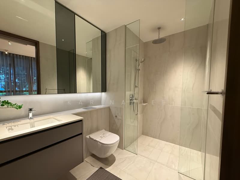The Continuum, 1-8 Thiam Siew Avenue, 2 Bedrooms, 721 sqft, Condominium For Sale, by Karina Lee, 500211956 - Bathroom - PropertyGuru.com.sg